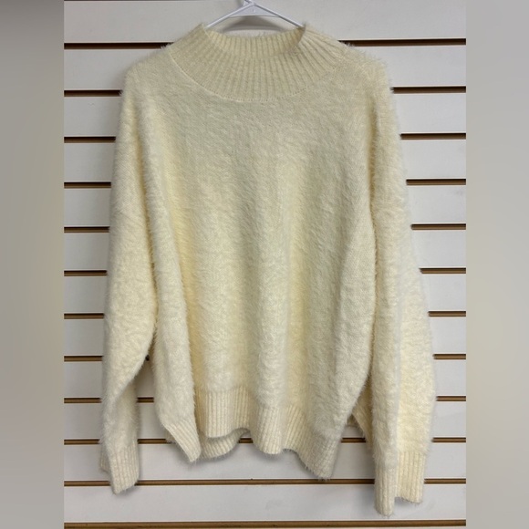 GB Gianni Bini Sweater Mock Turtle Neck Fuzzy Stretchy Soft‎ NWT Size XL Cream - Picture 1 of 10